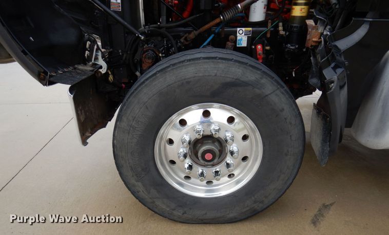 image for item MH9154 2017 Peterbilt 567  vacuum truck