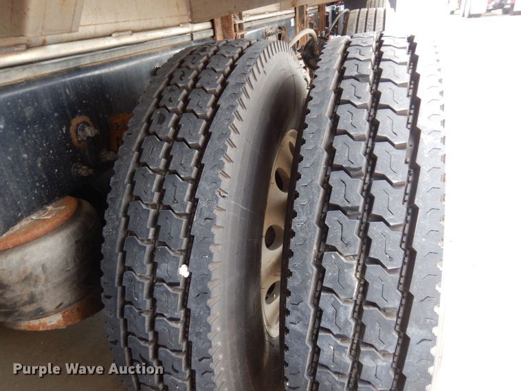 image for item MH9154 2017 Peterbilt 567  vacuum truck