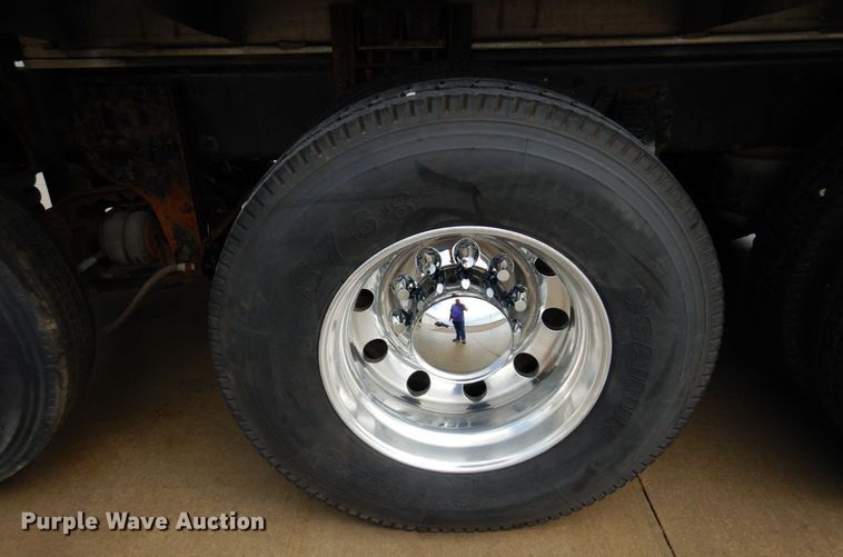 image for item MH9154 2017 Peterbilt 567  vacuum truck