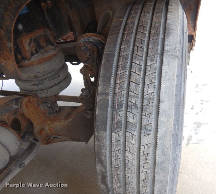 image for item MH9154 2017 Peterbilt 567  vacuum truck