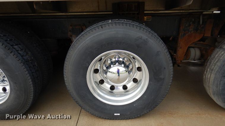 image for item MH9154 2017 Peterbilt 567  vacuum truck