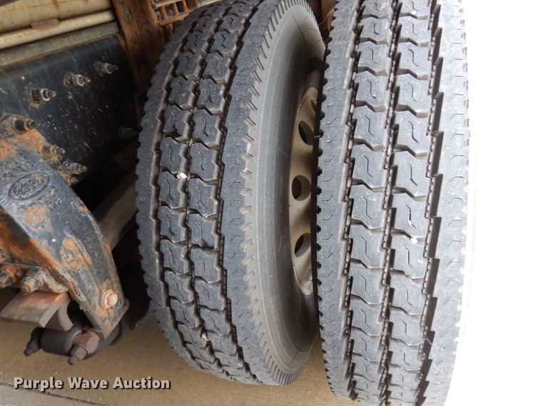 image for item MH9154 2017 Peterbilt 567  vacuum truck