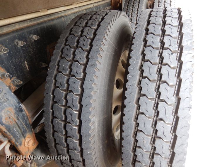 image for item MH9154 2017 Peterbilt 567  vacuum truck