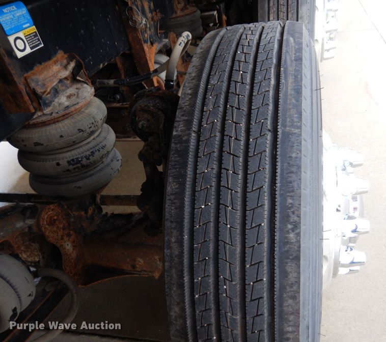 image for item MH9154 2017 Peterbilt 567  vacuum truck