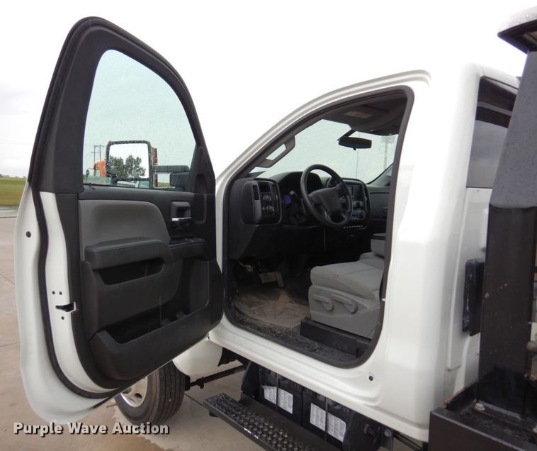 image for item MH9155 2019 International CV515  rollback truck