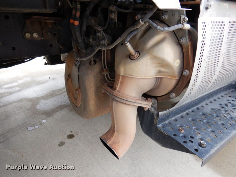 image for item MH9157 2012 Hino 268A  rollback truck