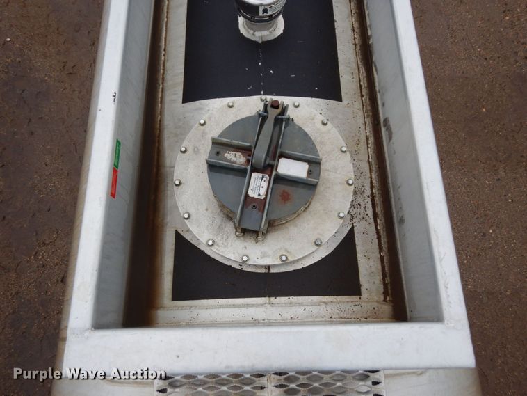 image for item MH9159 2009 Beall BABT-49-1-SB  tank bed