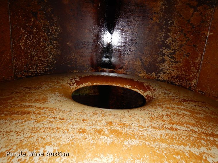 image for item MH9159 2009 Beall BABT-49-1-SB  tank bed