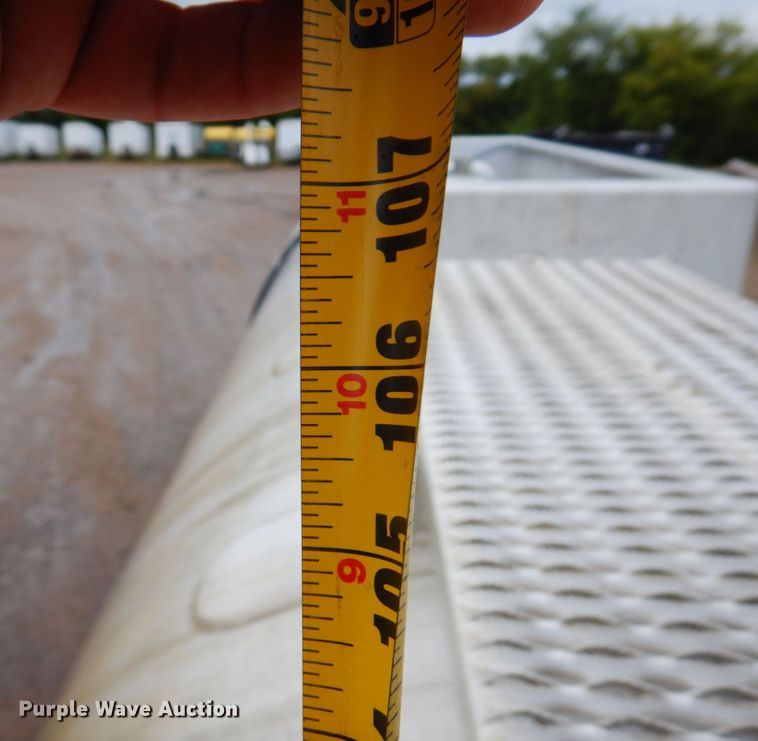 image for item MH9159 2009 Beall BABT-49-1-SB  tank bed