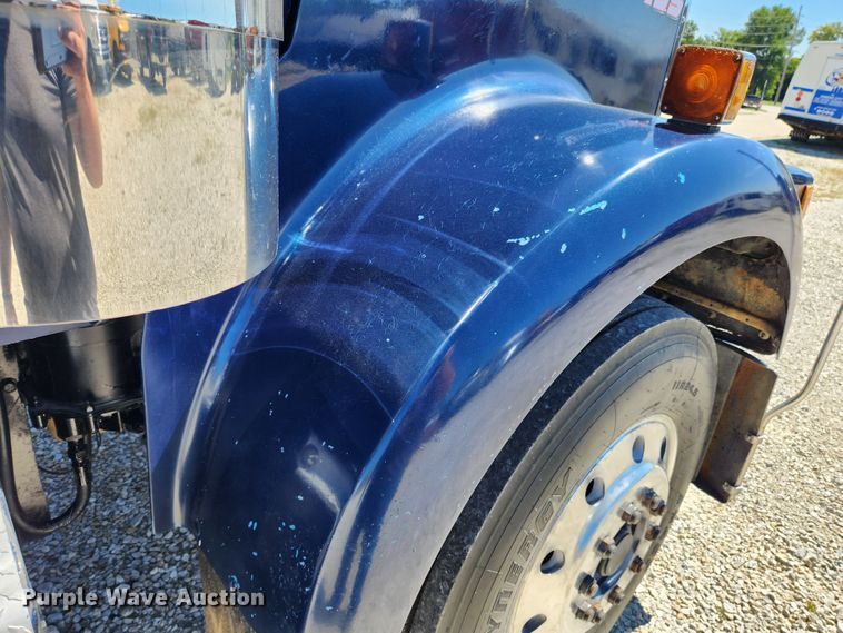 image for item MK9300 1984 Kenworth W900  semi truck