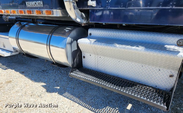 image for item MK9300 1984 Kenworth W900  semi truck