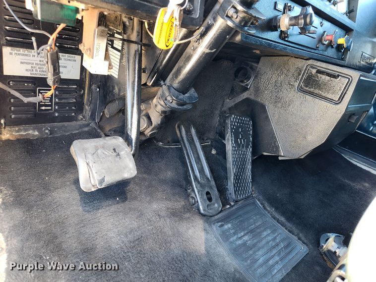 image for item MK9300 1984 Kenworth W900  semi truck