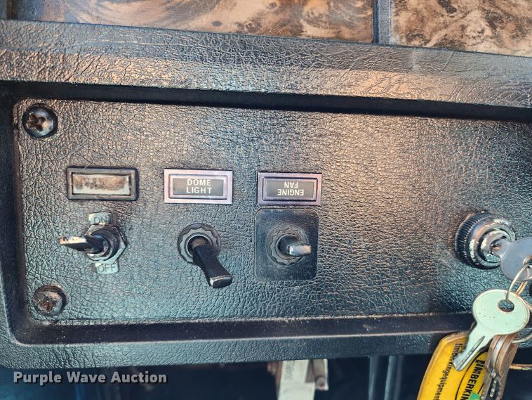 image for item MK9300 1984 Kenworth W900  semi truck