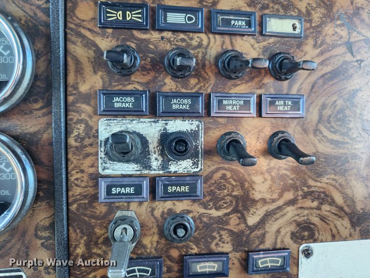 image for item MK9300 1984 Kenworth W900  semi truck