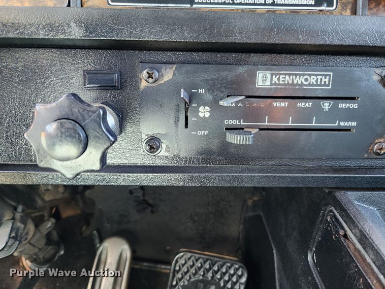 image for item MK9300 1984 Kenworth W900  semi truck