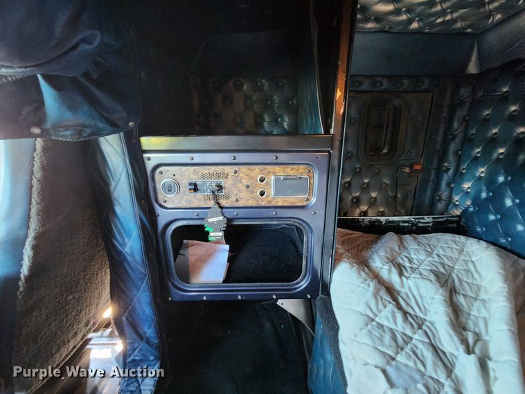 image for item MK9300 1984 Kenworth W900  semi truck