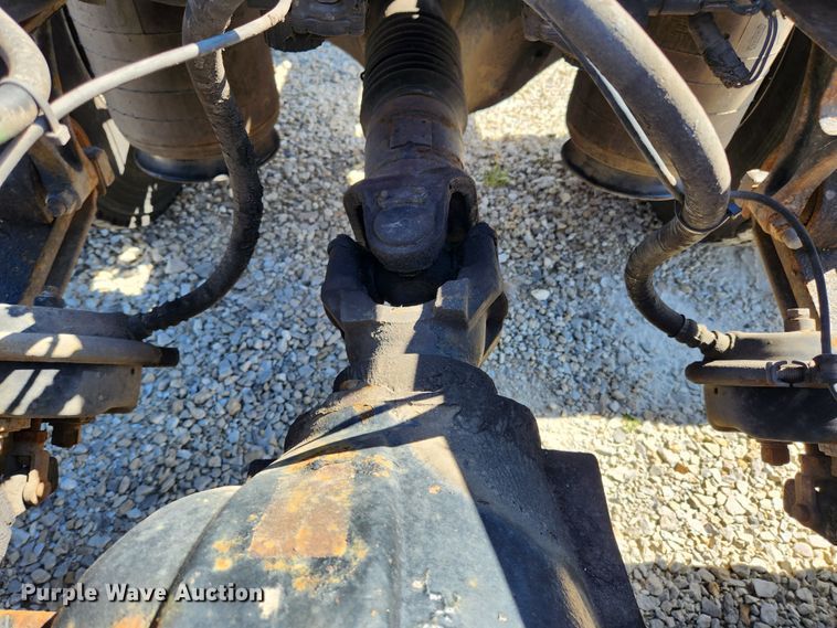 image for item MK9301 2002 International 9100i  semi truck