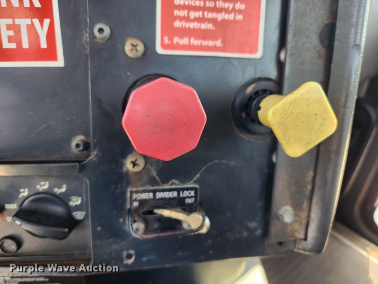 image for item MK9301 2002 International 9100i  semi truck