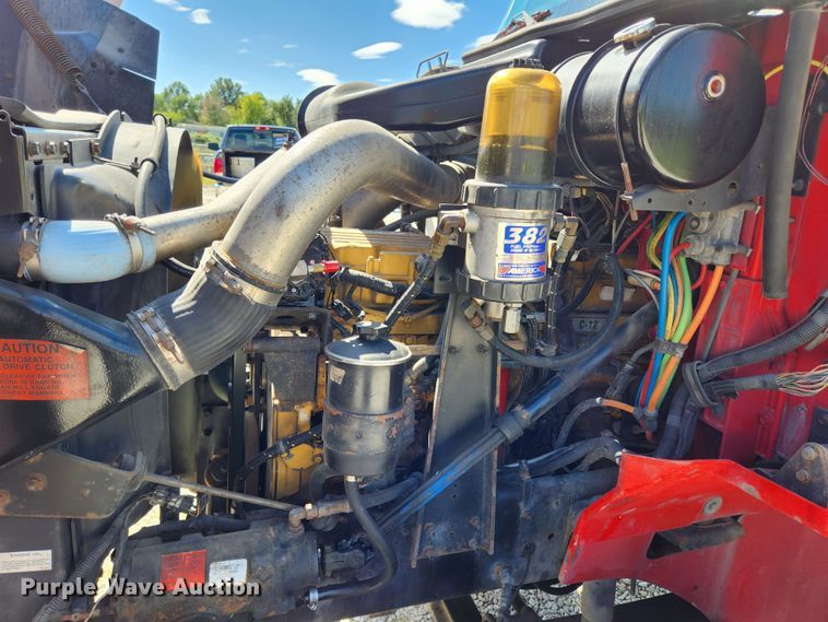 image for item MK9301 2002 International 9100i  semi truck