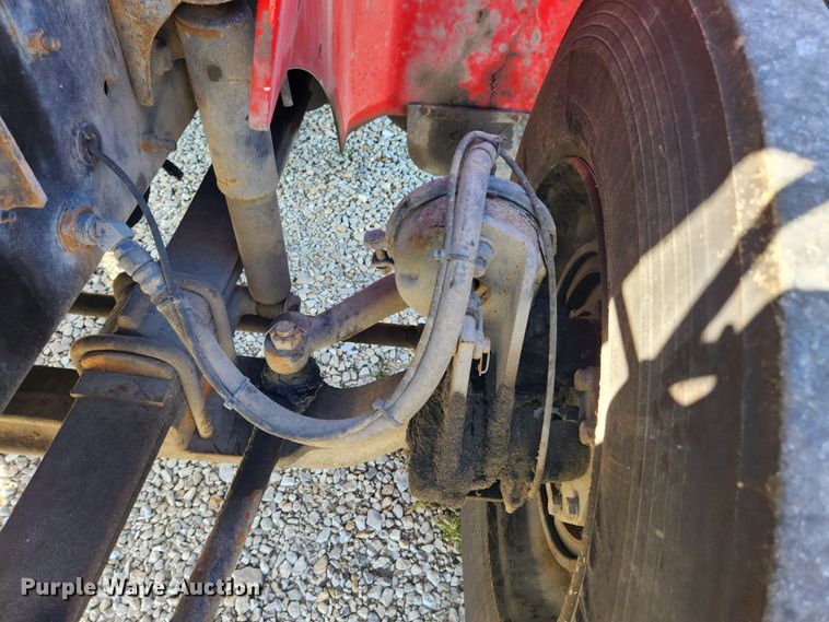 image for item MK9301 2002 International 9100i  semi truck