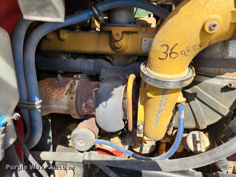 image for item MK9301 2002 International 9100i  semi truck