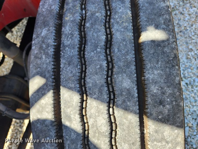 image for item MK9301 2002 International 9100i  semi truck