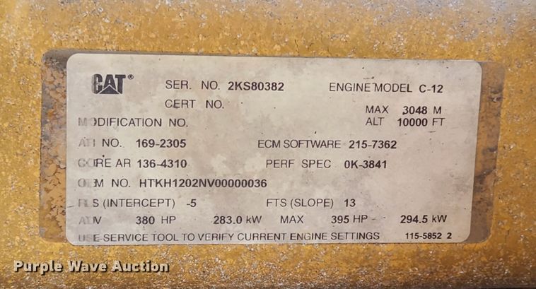 image for item MK9301 2002 International 9100i  semi truck