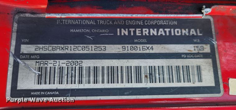 image for item MK9301 2002 International 9100i  semi truck