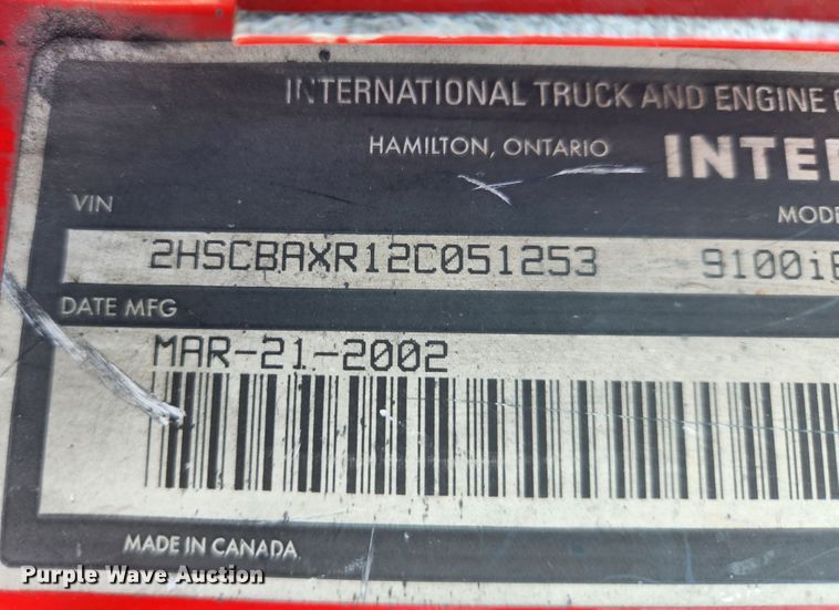 image for item MK9301 2002 International 9100i  semi truck