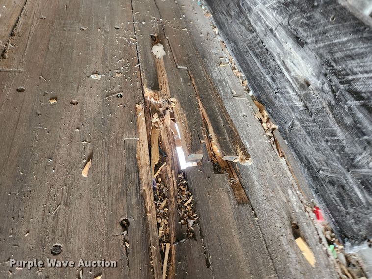 image for item MK9313 2004 Strickland  dry van trailer