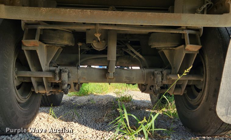 image for item MK9313 2004 Strickland  dry van trailer