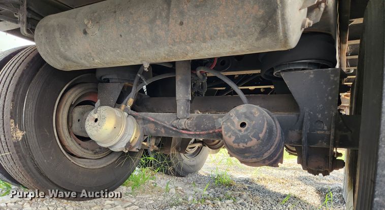 image for item MK9313 2004 Strickland  dry van trailer