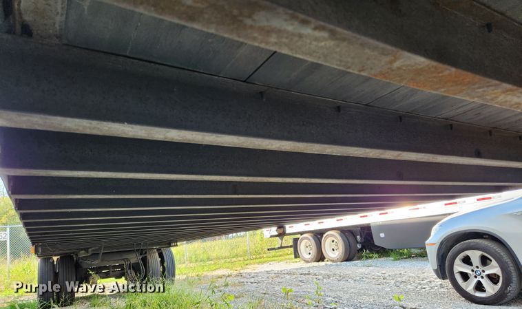 image for item MK9313 2004 Strickland  dry van trailer