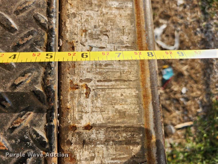 image for item MK9313 2004 Strickland  dry van trailer