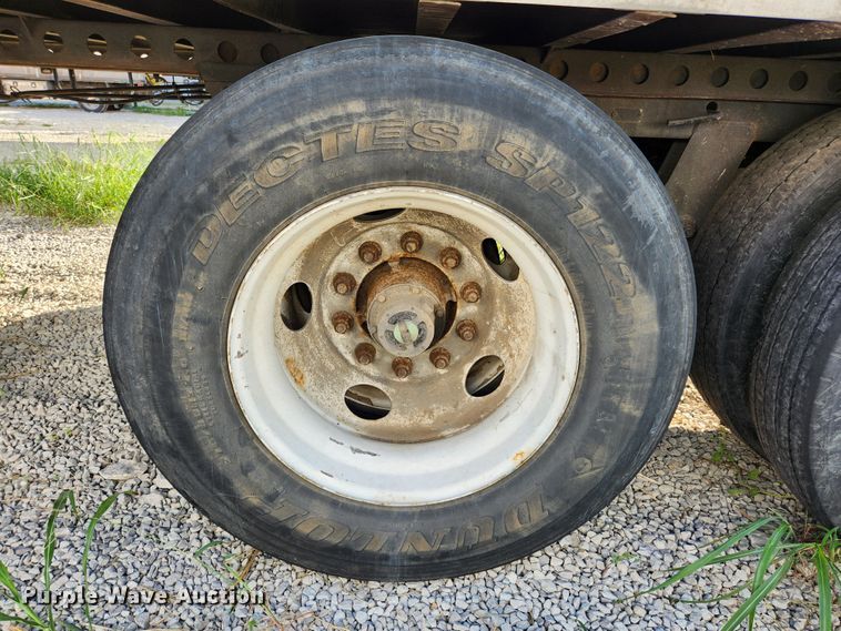 image for item MK9313 2004 Strickland  dry van trailer