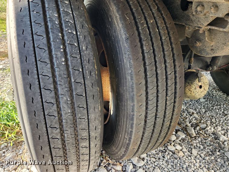 image for item MK9313 2004 Strickland  dry van trailer