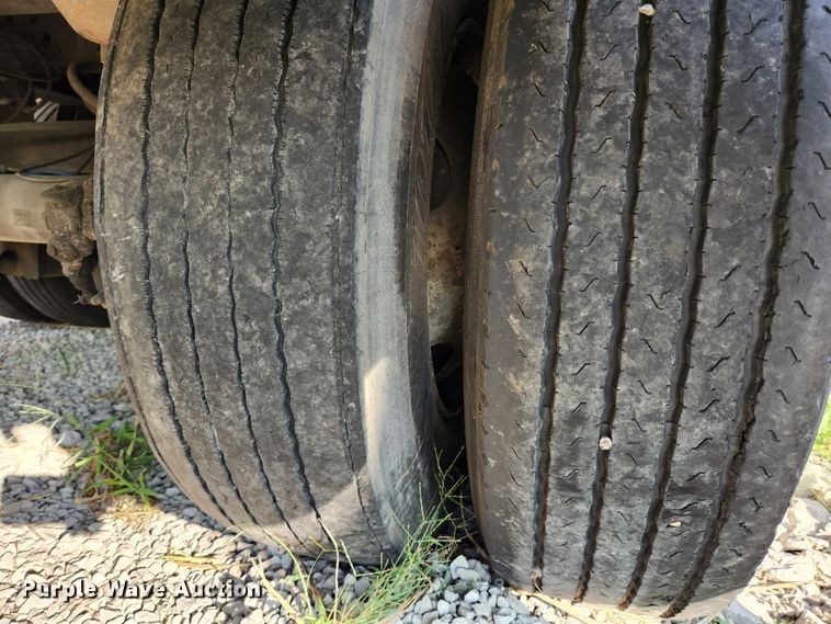 image for item MK9313 2004 Strickland  dry van trailer