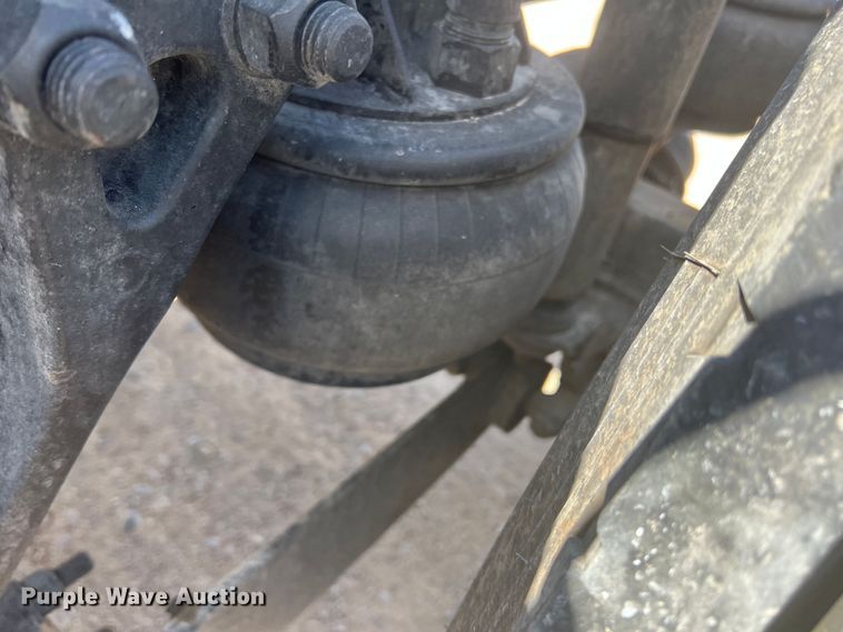 image for item MQ9783 2004 Kenworth W900  semi truck