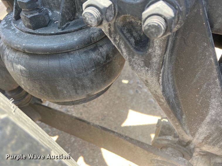 image for item MQ9783 2004 Kenworth W900  semi truck