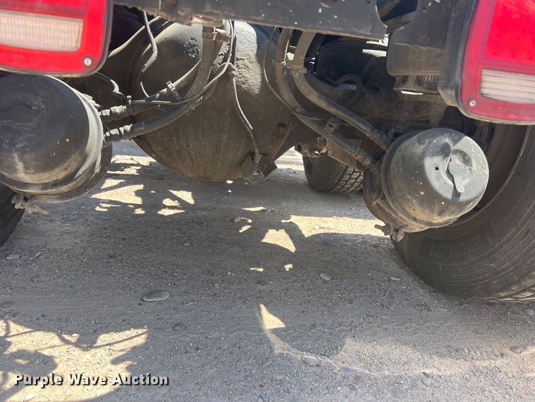 image for item MQ9783 2004 Kenworth W900  semi truck