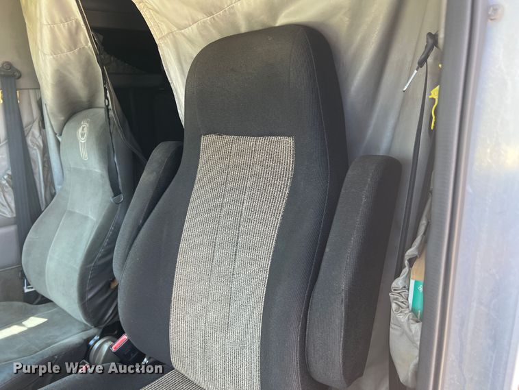 image for item MQ9783 2004 Kenworth W900  semi truck