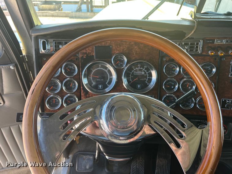 image for item MQ9783 2004 Kenworth W900  semi truck