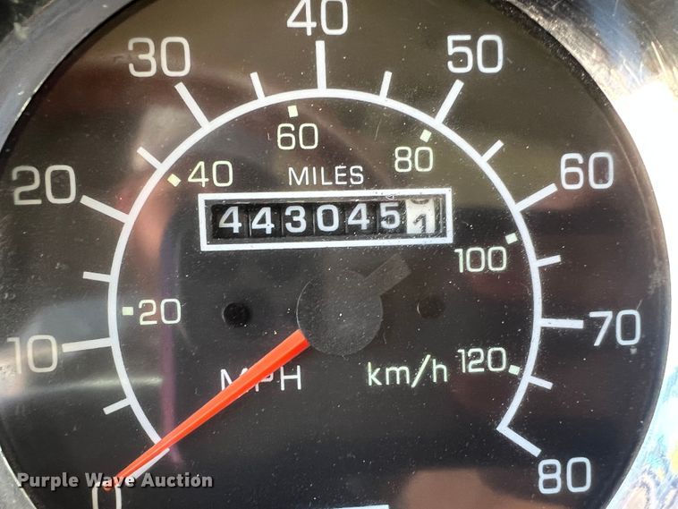 image for item MQ9783 2004 Kenworth W900  semi truck