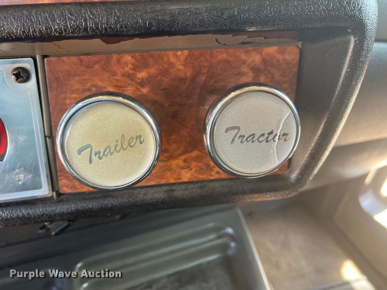 image for item MQ9783 2004 Kenworth W900  semi truck