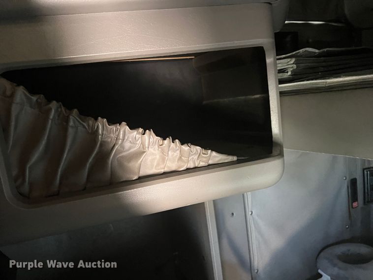 image for item MQ9783 2004 Kenworth W900  semi truck