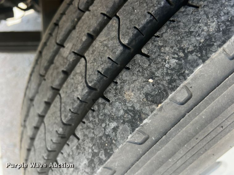 image for item MQ9783 2004 Kenworth W900  semi truck