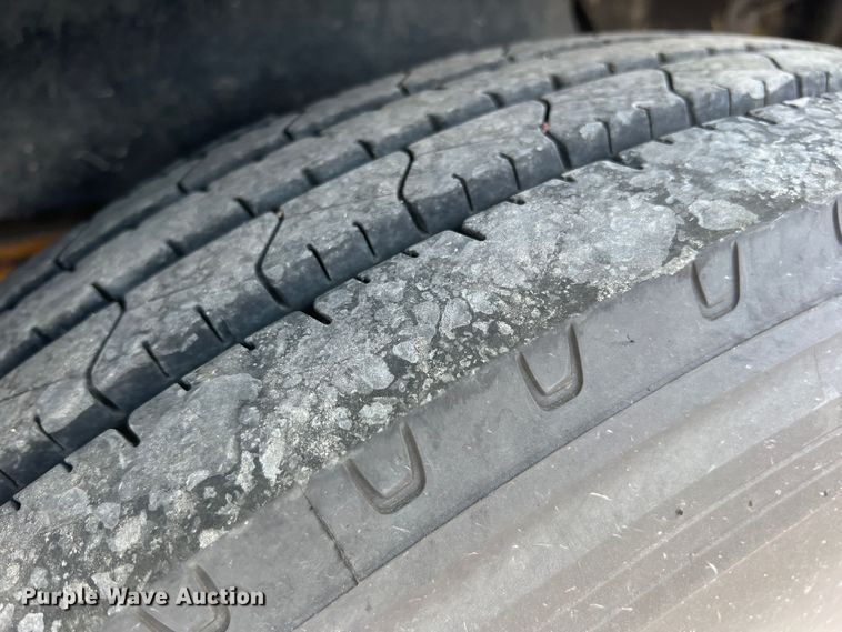 image for item MQ9783 2004 Kenworth W900  semi truck