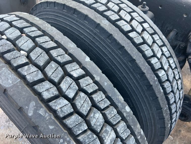 image for item MQ9783 2004 Kenworth W900  semi truck