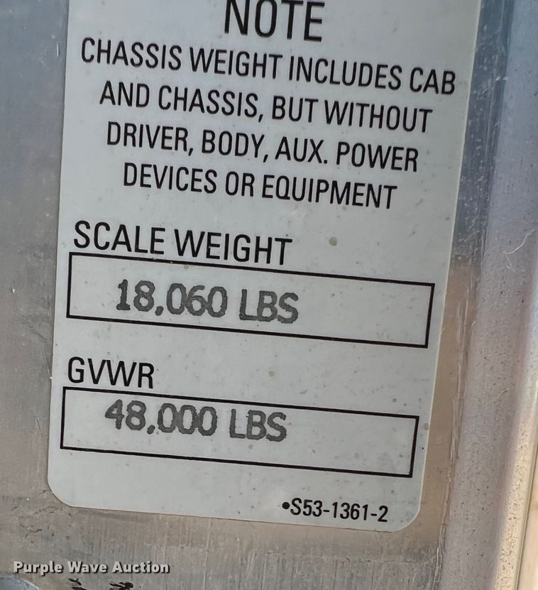 image for item MQ9783 2004 Kenworth W900  semi truck