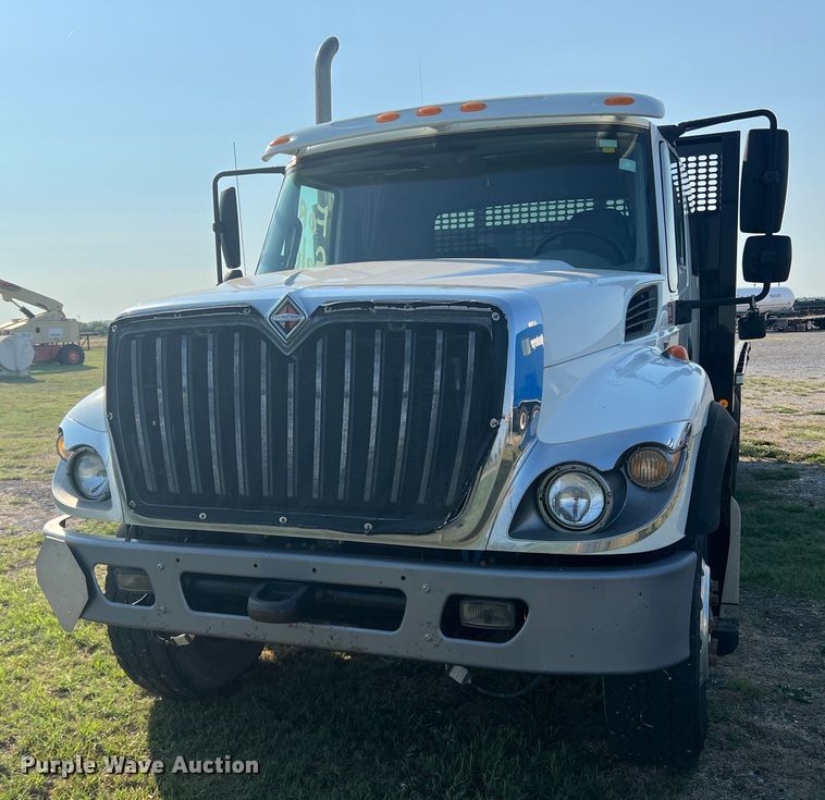 image for item MQ9797 2012 International 7400  flatbed truck